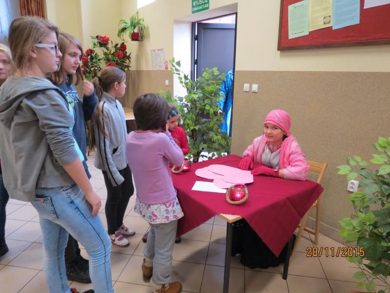 Andrzejki w bibliotece w Łosince